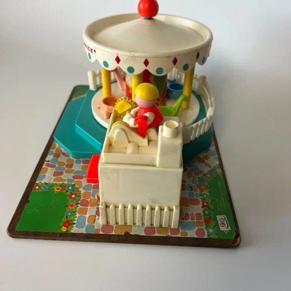 Vintage 1964 Fisher Price Little People Musical Merry Go Round Music Works - Picture 11 of 12